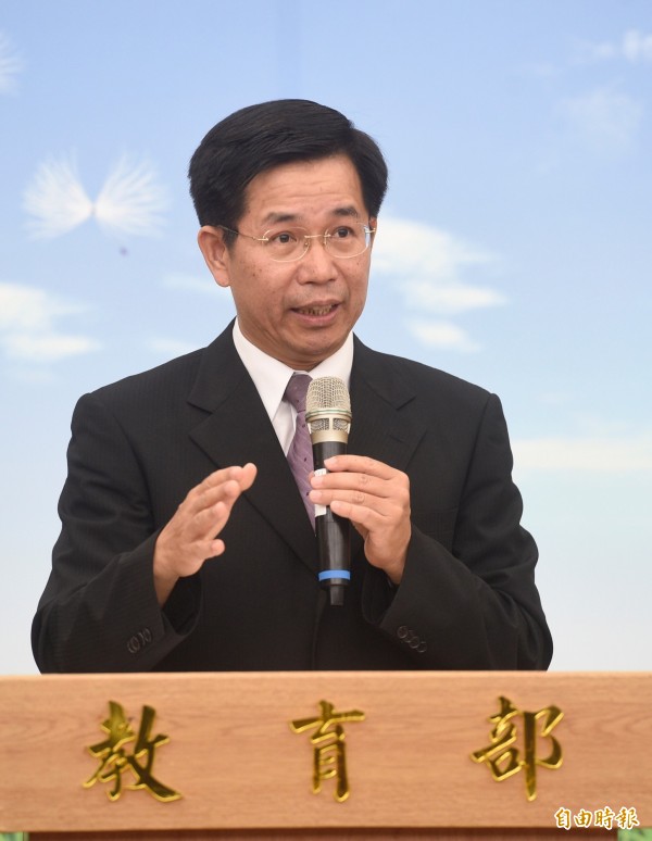 潘文忠強調，擔任教育部長是捻線串珠角色，推動教育部業務與相關人士及團體做最好的連結。（記者叢昌瑾攝）