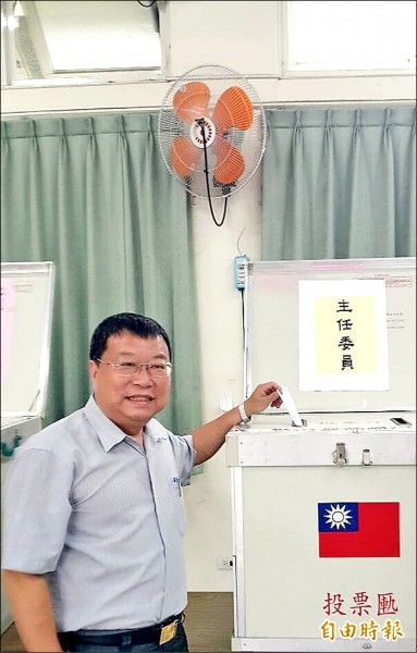 民進黨南投縣黨部主任委員選舉，由縣議員陳昭煜以六一一票當選主委。（記者劉濱銓攝）