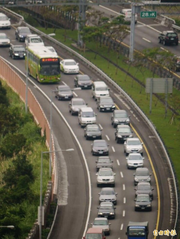 國五每遇連假就塞車。（資料照，記者簡惠茹攝）