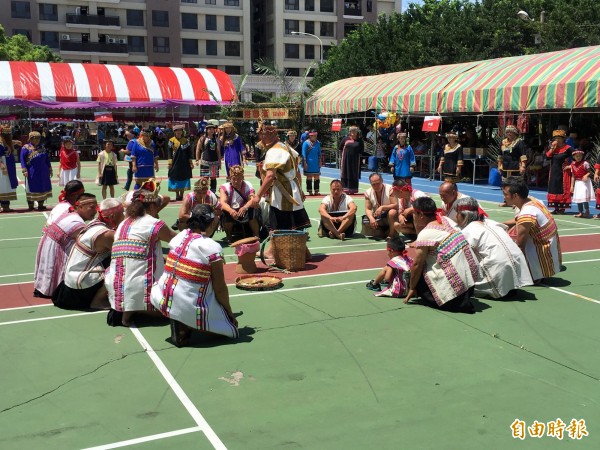 原住民族歲時祭儀－布農族射耳祭平鎮登場。（記者李容萍攝）