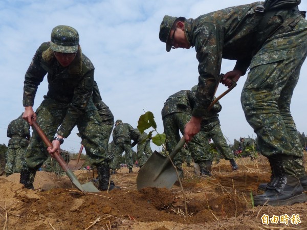 官兵在進行訓練、任務的同時，個人裝備需求也應受到重視。（資料照，記者吳正庭攝）