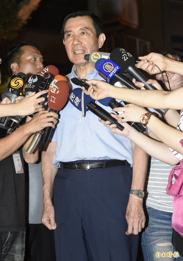 前總統馬英九辦公室今主動向媒體發布消息稱，馬6月15日將赴香港參加「2016年度卓越新聞獎」頒獎典禮，並發表演說。（資料照，記者陳志曲攝）
