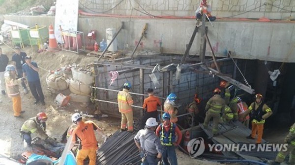 南韓京畿道南楊州市（Namyangju）一處地下鐵工地，今天（1日）上午發生坍塌，至少4人死亡、10人受傷。（圖擷取自韓聯社）