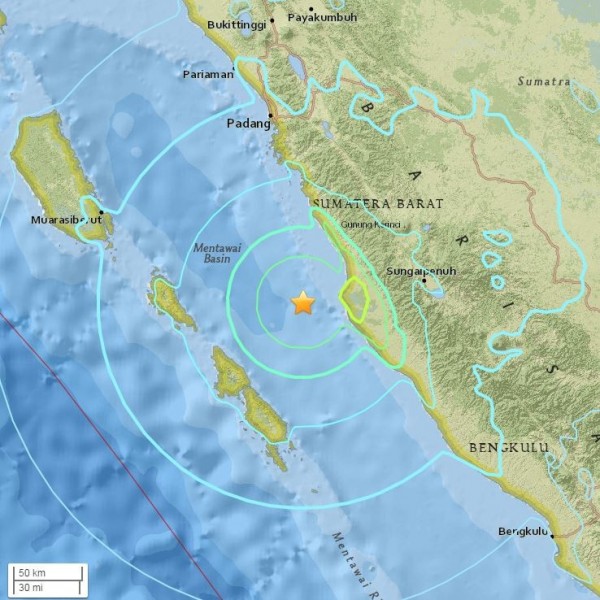 印尼蘇門答臘（Sumatera）外海在當地時間今天清晨5時56分，發生芮氏規模6.5的地震。（圖片取自USGS）