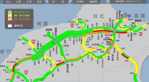 早上10點以後，北部國道出現市區聯絡道路段及短途觀光區路段車潮。（翻攝高公局網頁）