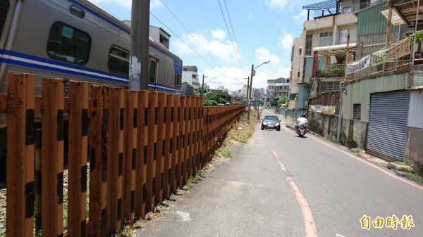 市府呼籲南鐵都市計畫變更案應速通過。（記者洪瑞琴攝）