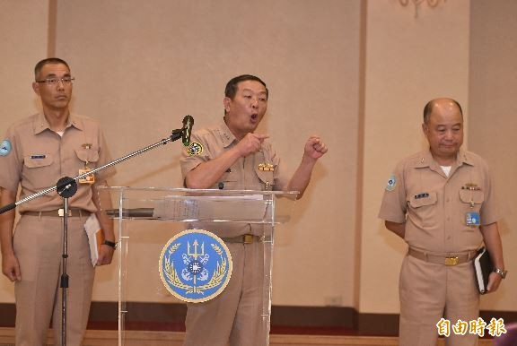 海軍艦隊長胡志政晚間表示，當時高姓中士進行雄三飛彈維修檢測時，沒有幹部在場督導。（記者張忠義攝）