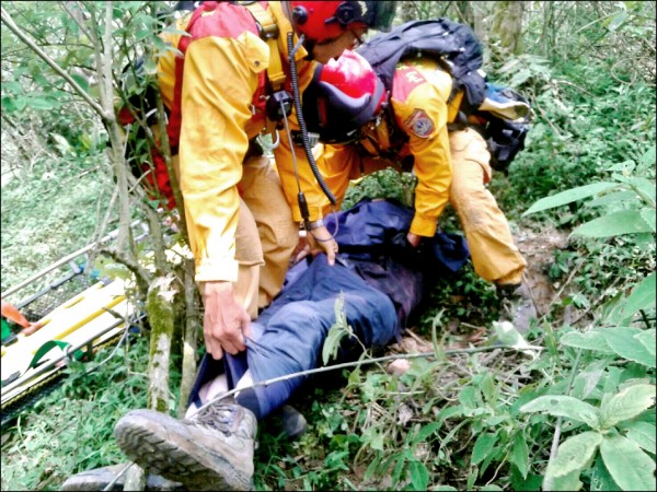 鄭姓男子被虎頭蜂攻擊，又摔下山，送醫不治。
（圖：民眾提供）