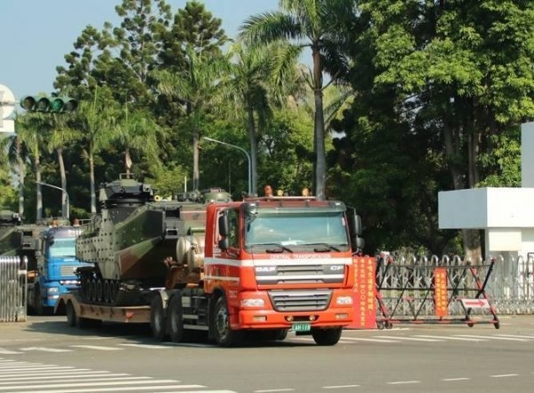 強颱尼伯特來勢洶洶，海軍陸戰隊已部屬部隊因應。（翻攝自海軍陸戰隊臉書）