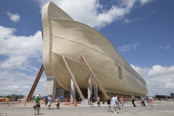 美國肯塔基州威廉斯頓市的「遇見方舟」（The Ark Encounter）主題樂園正式開幕。（美聯社）