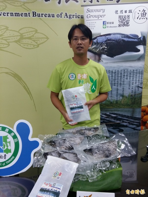 35歲郭俊瑋返鄉接手養殖漁業，獲選今年第3屆百大青農，分享經驗強調健康安全漁產品才能獲得肯定。（記者王涵平攝）
