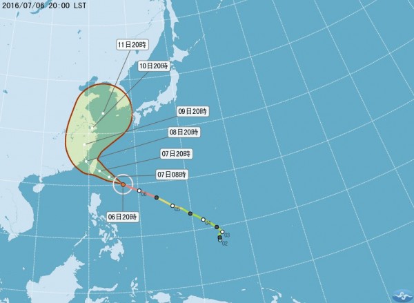 7日入夜到8日白天，將是颱風中心最接近台灣的時候，至於登陸地點，仍以花蓮、台東一帶機率較高。（圖擷取自中央氣象局）