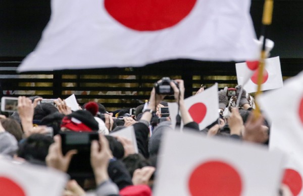 日本「讀賣新聞」公布參議院改選後的最新民調數據，有7成以上的受訪者期待在國會積極討論修憲議題。（歐新社）