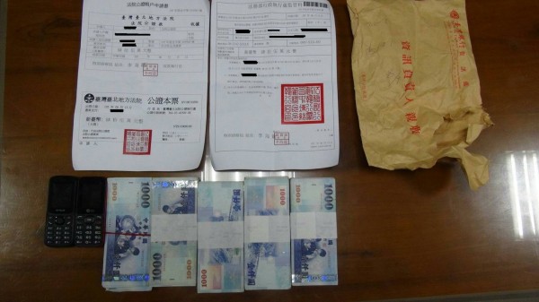 張男加入詐騙集團，被指派假扮書記官向黃姓女被害人取走70萬贓款，數日後遭逮。圖與本新聞無關。（資料照）