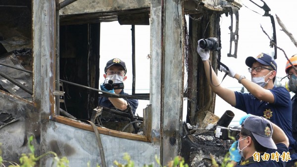 今天發生遊覽車火燒車意外，全車26人無一逃出，均燒成焦屍，死者多來自中國遼寧省。對此，中國遼寧省台辦將派人來台處理相關事宜。（記者姚介修攝）