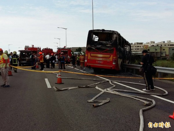 昨下午發生遊覽車撞國道火燒車事件，車上有24名乘客加導遊、司機總共26人不幸喪生。（資料照，記者鄭淑婷攝）