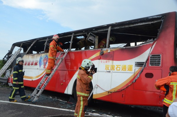 國道2號火燒車事故帶走24個中國旅客的性命。（資料照，記者鄭淑婷攝）