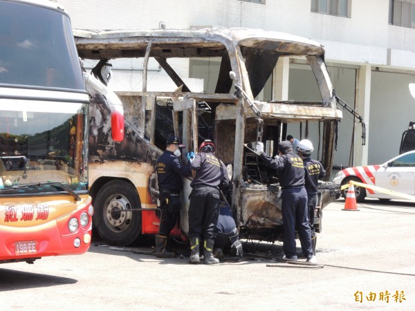 國道火燒車意外，國泰人壽接受中國中國人壽委託，開始進行理賠相關事宜。（資料照，記者周敏鴻攝）