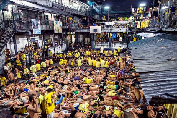 菲國沙丁魚監獄800人空間塞3800囚- 國際- 自由時報電子報