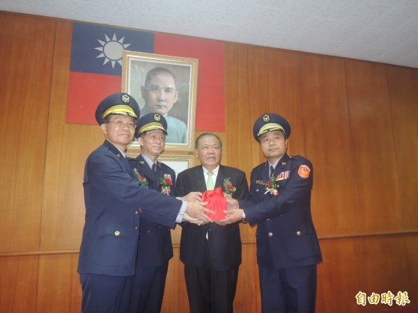 澎湖縣政府警察局長新卸任交接典禮，在縣警局大禮堂舉行。（記者劉禹慶攝）