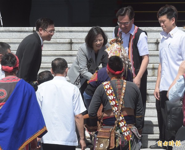 蔡英文代表政府向原住民族道歉，仍遭部分原住民批評誠意不足。（記者黃耀徵攝）