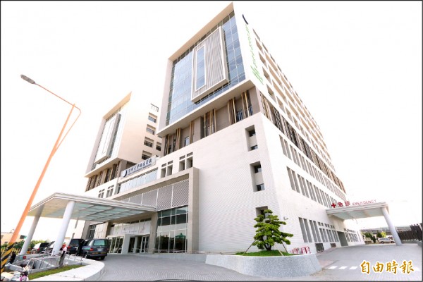 亞洲大學附屬醫院擁有內外婦兒急等十一科，醫院人員一五四人，目前規模為地區醫院，前天才開幕啟用。
（資料照，記者陳建志攝）