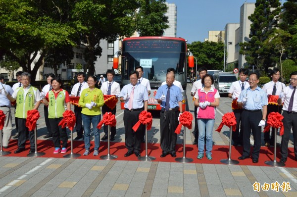 505濱海觀光公車舉行通車儀式（記者謝武雄攝）