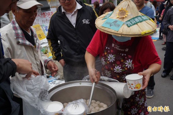 網友認為貢丸湯和豬血湯可以代表台灣的湯品。（資料照，記者涂鉅旻攝）