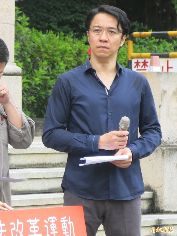 對於司法院正副院長謝文定、林錦芳懇辭提名一事，民間司改會執行長高榮志表示，肯定兩位正、副院長是優秀的司法人員，品德操守毋庸置疑，但司法院長兼任首席大法官，本來就該接受國人最高、嚴格的道德標準檢視。（資料照，記者溫于德攝）