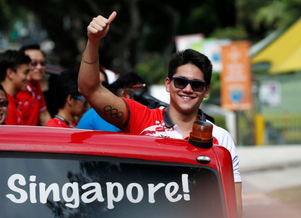 新加坡第一金、21歲泳將史庫靈載譽歸國受到龐大歡迎，但史庫靈受訪時直言，新加坡超級難住、且不利訓練。（路透）