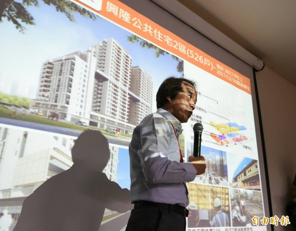 北市副市長林欽榮直言，北市興建4年2萬戶公宅的經費高達900多億元，「希望中央提供低利融資貸款」。（記者廖振輝攝）