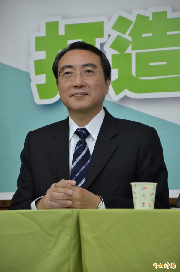 桃捷公司董事長劉坤億說，和交通部尚未達成共識，何來「同意」拉長班距、降速通車？（資料照，記者邱奕統攝）