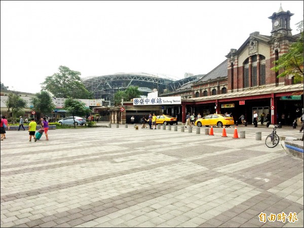 因應鐵路高架化工程將通車，台中市政府推出「台中大車站計畫」。（記者張菁雅攝）