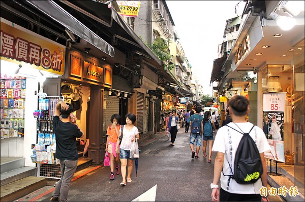 台北市商圈住商混合情況普遍。（記者黃建豪攝）