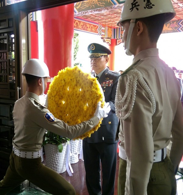 秋祭國殤典禮，由國軍第四作戰區指揮官季連成中將主祭，場面莊嚴隆重。
（照片第四作戰區提供）