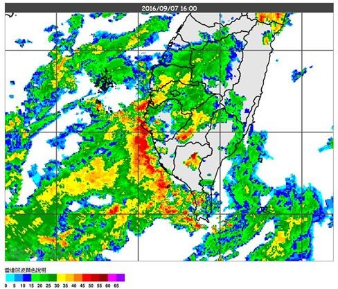 鄭明典稍早分享雷達回波圖片，提醒大家「新一波雨勢即將移入」。（圖擷取自鄭明典臉書）