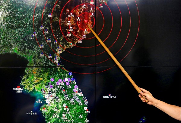 九日北韓核試引發人造地震，南韓氣象廳當天在記者會中指出南韓觀測到的震波從何而來。（路透）