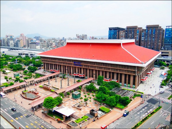 台北市政府昨公布土壤液化潛勢圖，台北車站等多數指標建物或精華地段位於高度液化潛勢區。（資料照）