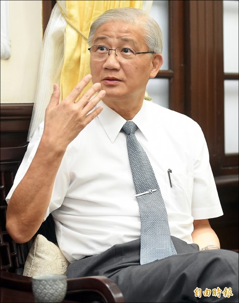 台灣大學校長楊泮池談醫師納入勞基法的爭議。（記者朱沛雄攝）