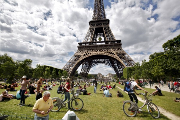 戰神廣場站為離巴黎艾菲爾鐵塔（La Tour Eiffel）最近的地鐵站。（路透）