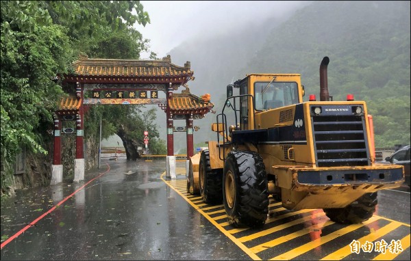 台八線太魯閣牌樓至大禹嶺路段，公路總局將從原本六十二支錄影監視鏡頭，加裝至七十支，並派專人監看路況及降雨量，若超過預定標準值，就會啟動封路機制。
（記者王峻祺攝）