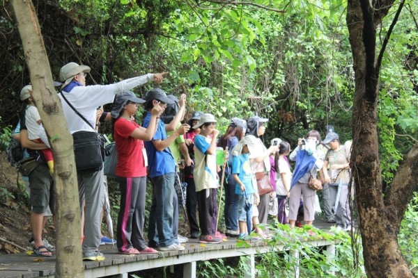 壽山國家自然公園籌備處舉辦進城藝遊活動，圖為先前左營舊城導覽活動（壽山國家自然公園籌備處提供）