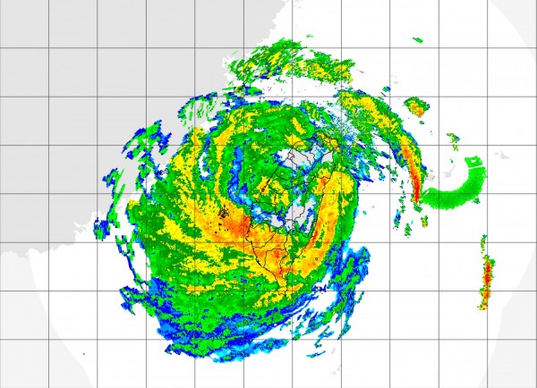 梅姬颱風今晚入夜後重點降雨區，將從東北部移轉至西南部山區。（圖擷自中央氣象局）