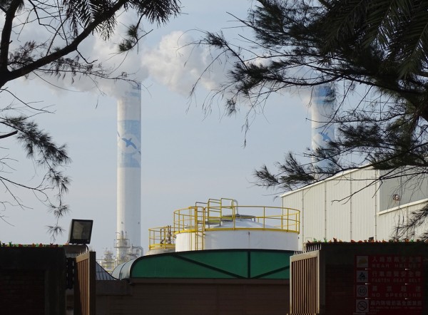雲林縣政府針對電力設施管理加嚴標準，污染排放標準管制全國最嚴。（記者詹士弘攝）