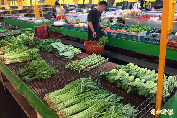 梅姬颱風造成重大農損，菜價漲翻天。（資料照／記者黃淑莉攝）