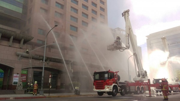 台灣6日深夜傳出有感地震，新北市6日上午剛辦過國家防災日暨反恐維安演習，晚間新北市就傳出有感地震，所幸並未釀災。（記者吳仁捷翻攝）