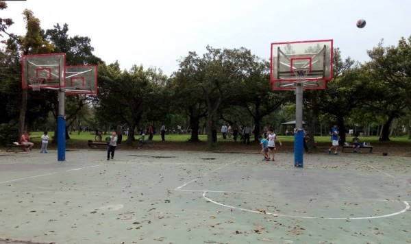 大安森林公園籃球場遭訴 罰球線像三分線 生活 自由時報電子報