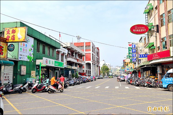 民雄火車站站前規劃進行整體開發。（記者蔡宗勳攝）