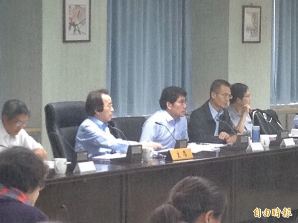 台北市副市長林欽榮今下午主持「台北郵局公辦都更案相關開發議題研商會議」。（記者何世昌攝）