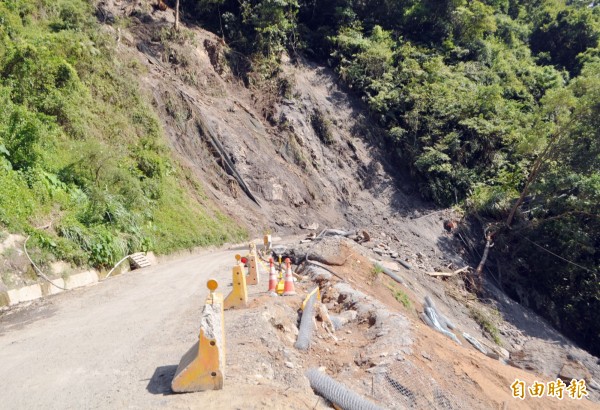 北橫公路47公里至60公里路段，31日前都夜間交管。（記者李容萍攝）